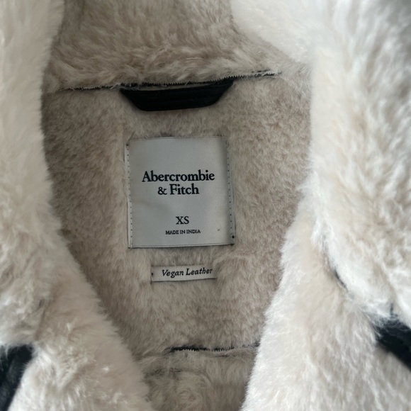 Abercrombie & Fitch Vegan Leather Jacket - Picture 4 of 4